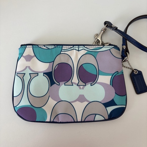 Coach Ashley Scarf Print Wristlet EUC - Picture 7 of 7